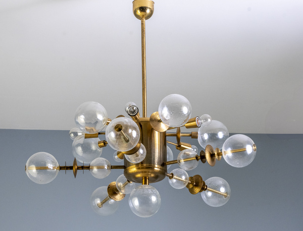 Space_age_chandelier